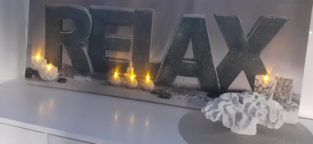 Relax Tiny 40 Meters Of The