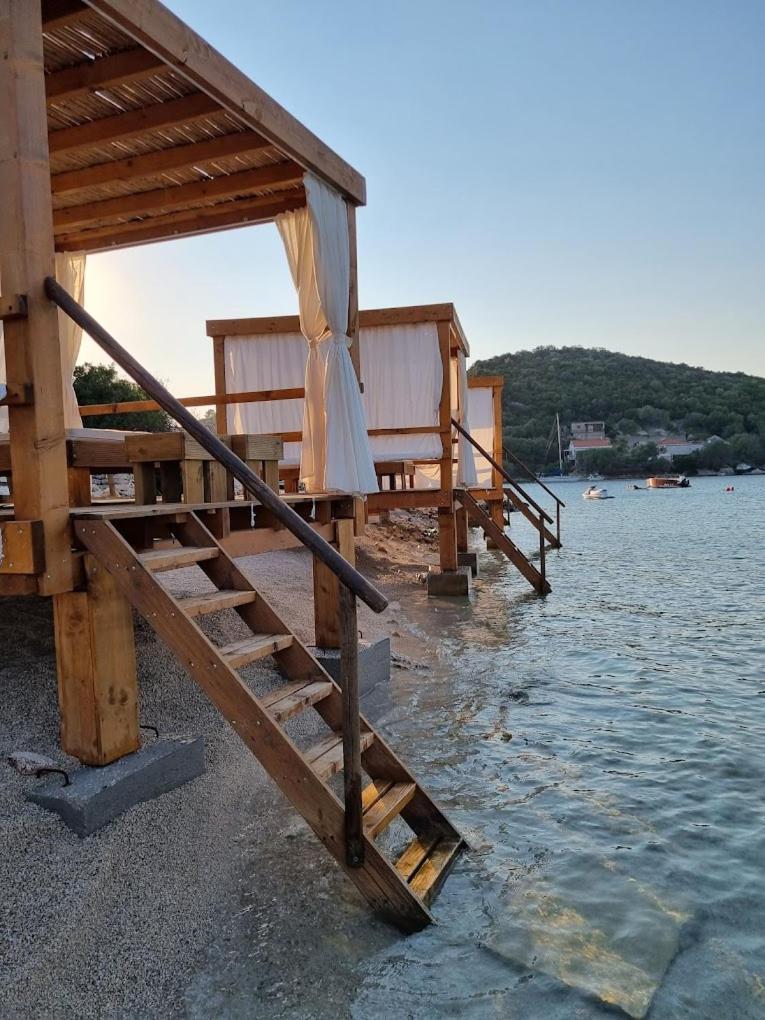Relax Tiny 40 Meters Of The Zrnovo