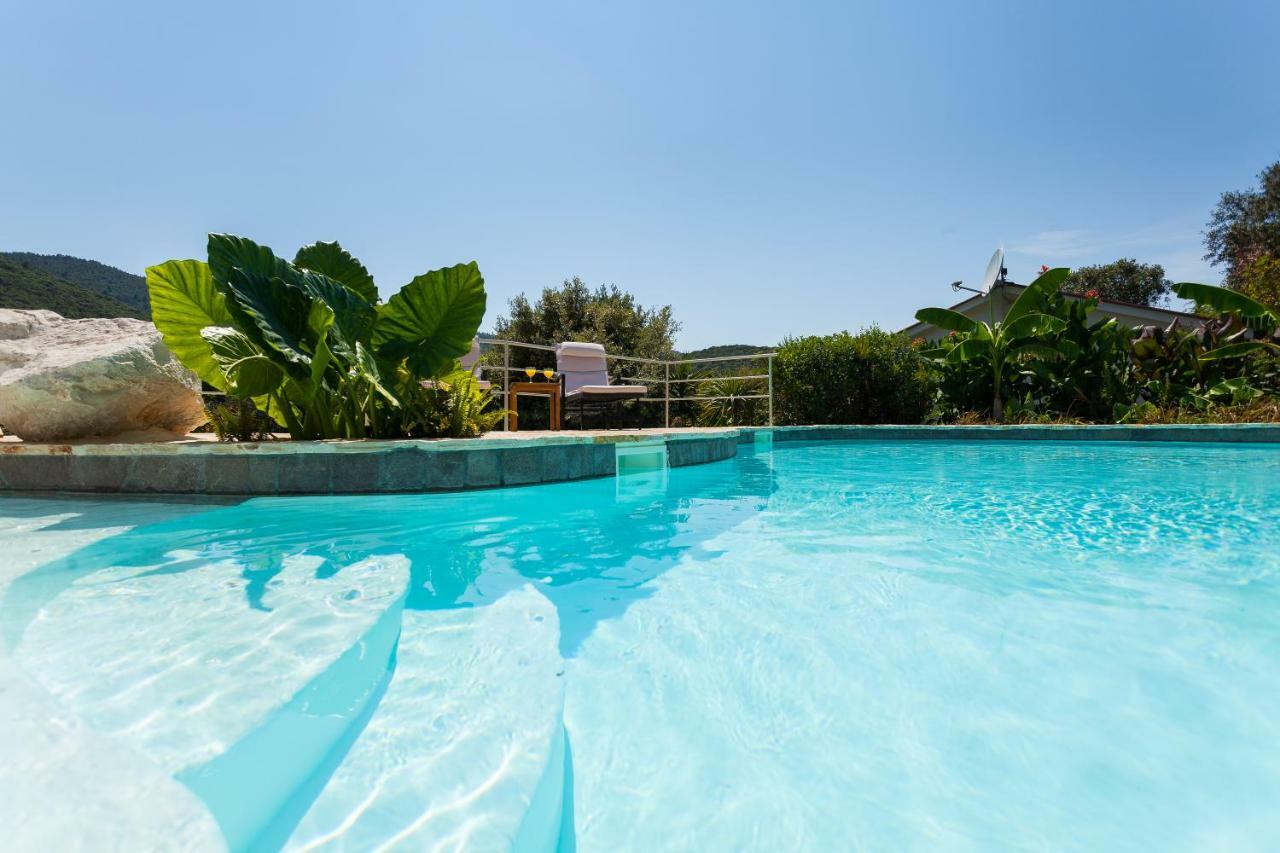 Relax Tiny 40 Meters Of The Holiday home Zrnovo