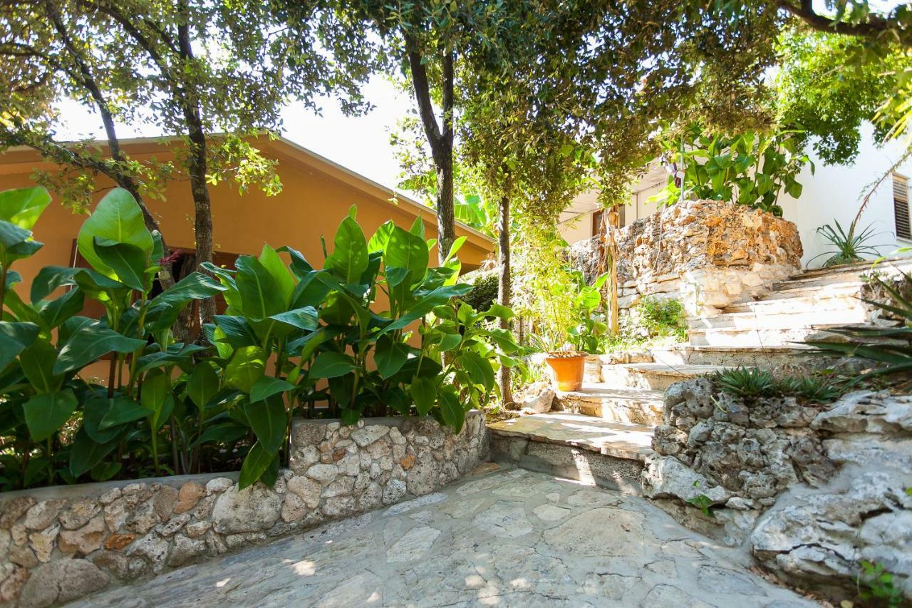 Relax Tiny 40 Meters Of The Holiday home Zrnovo