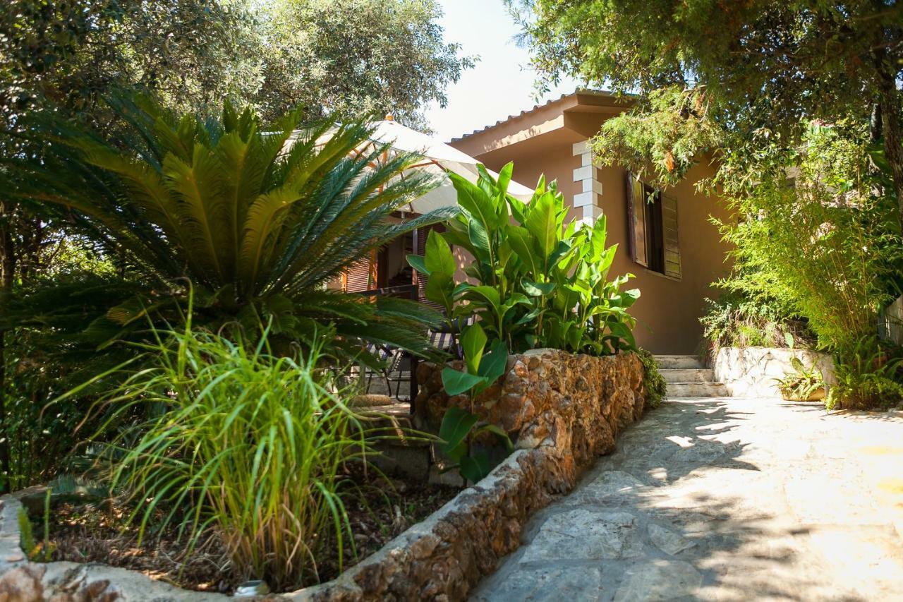 Relax Tiny 40 Meters Of The Holiday home Zrnovo