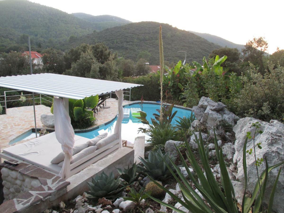 Relax Tiny 40 Meters Of The Holiday home Zrnovo